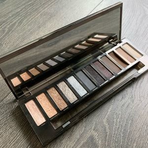 Urban Decay Naked Smoky Eyeshadow Palette